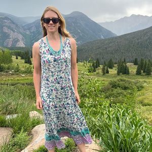 Coldwater Creek Crinkle Fabric Floral Print Sleveless V Neck Maxi Dress XS